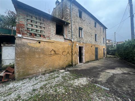 Rustico Casale In Vendita A Camaiore Cod L Oleandro