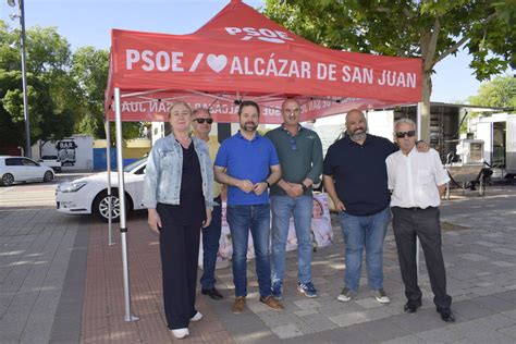 El Psoe De Alc Zar Inicia En El Mercadillo La Campa A Electoral A Las