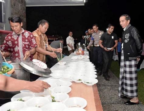 Undang Pedagang Angkringan Jokowi Traktir Paspampres Saat Pergantian