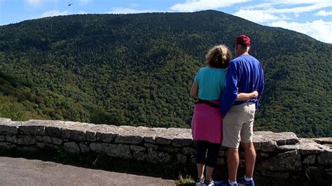 Fatal fall serves as solemn safety reminder for hikers as peak parkway ...