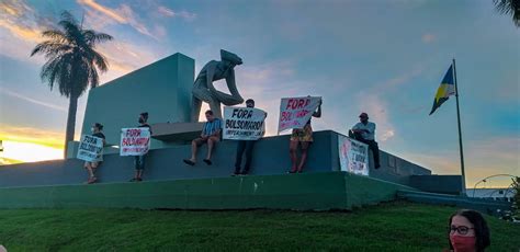 Manifestantes Fazem Ato A Favor Da Vacina E Contra Bolsonaro Em Boa