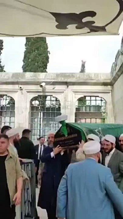 Hasan Efendi Hazretleri Nin K S Cenazesi Fatih Camii Ne Getirildi