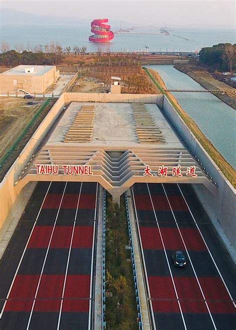 Cina Aperto Al Traffico Il Tunnel Taihu è La Galleria Autostradale