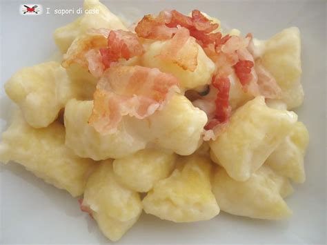 Gnocchi Di Polenta Con Fonduta Di Formaggio E Pancetta Croccante