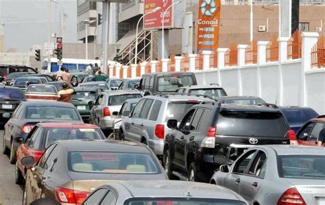 Protesters Block Lagos Benin Expressway Overpetrol Scarcity