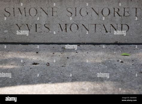 Tombe de l acteur français Yves Montand et Simone Signoret au cimetière