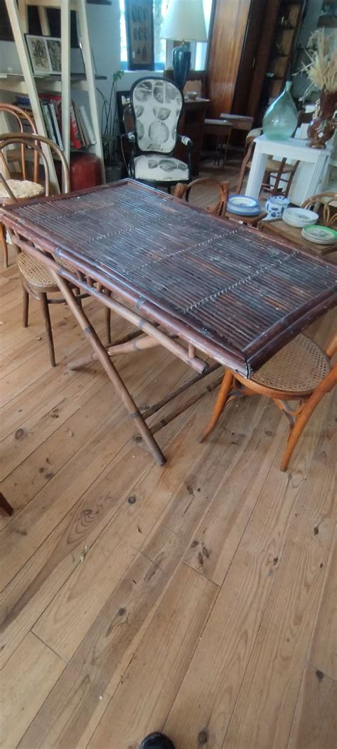 Table pliante en bambou années 60 Brikbroc brocante en ligne