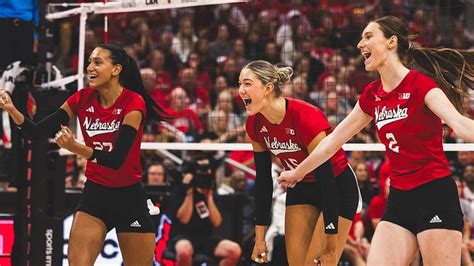 Ncaa Division I Womens Volleyball Committee Reveals In Season Top 16