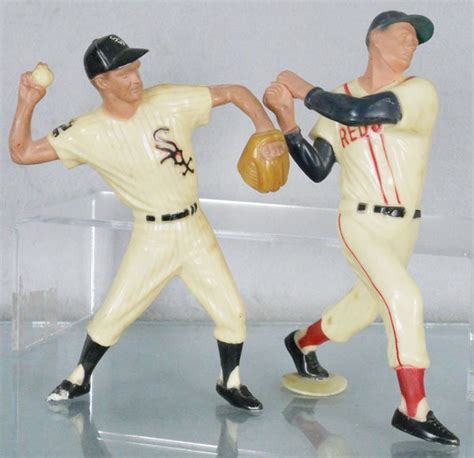 2 Hartland Baseball Statues Lot 509