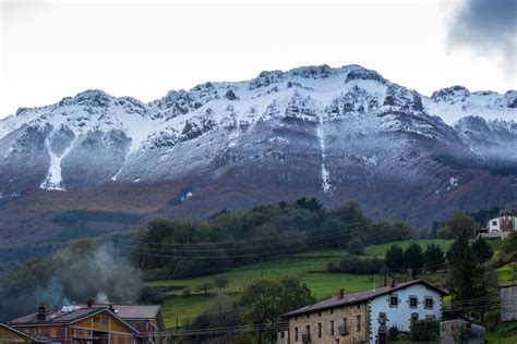 Zegama Aizkorri Aizkorri Nevado Eitb Eus Flickr