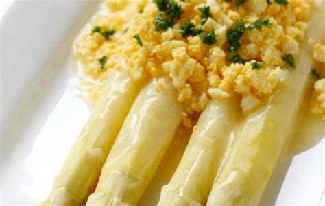 Asperges à la flamande gourmandiz be