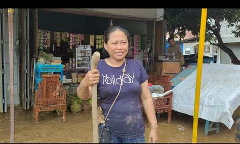 Warga Korban Banjir Di Pitumpanua Dan Keraa Keluhkan Kekurangan Air