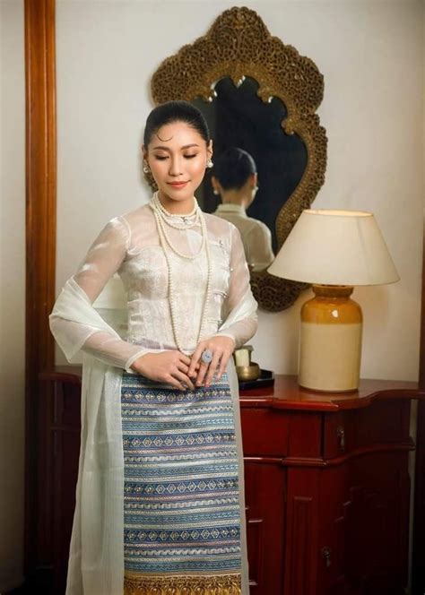 Pin By Ei Thu Zar Thin On Myanmar Traditional Dress Traditional