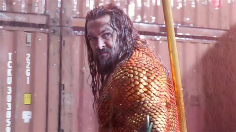 Aquaman 2 Showed Arthurs New Blue Suit In Action Heres What It Can