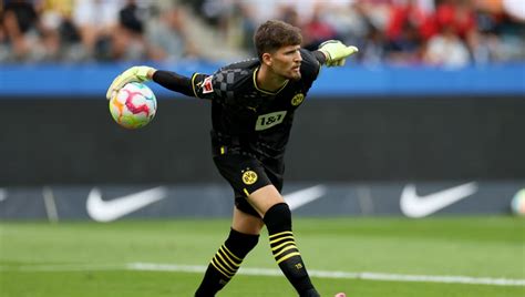 BVB Schock Gregor Kobel Mit Muskelfaserriss Bvb Fans