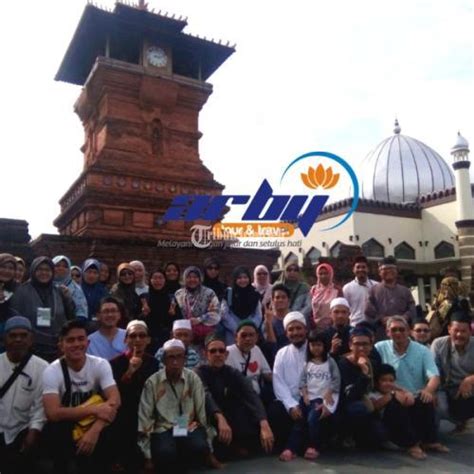 Open Trip Gabungan AKhir Tahun Ziarah Walisongo 5 Hari 3 Malam Start