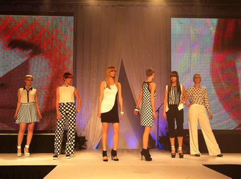 Schwarzkopf Professional Essential Looks Color Buzz Runway Show The