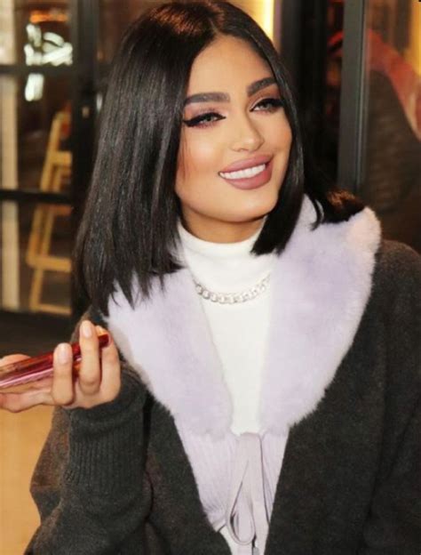 9 Hot Sexy Layali Dehrab Bikini Pics