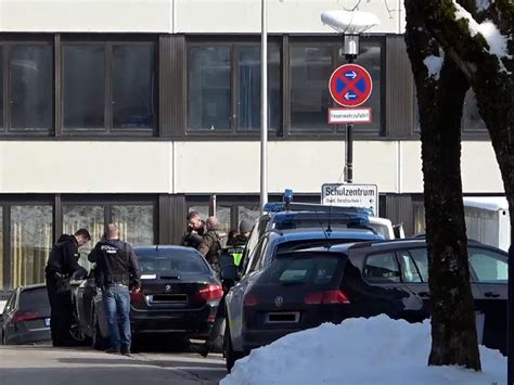 Großeinsatz an Schule in Bayern beendet Polizei gibt Entwarnung