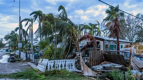 Aumentan a 10 los muertos por los tornados y el huracán Milton en