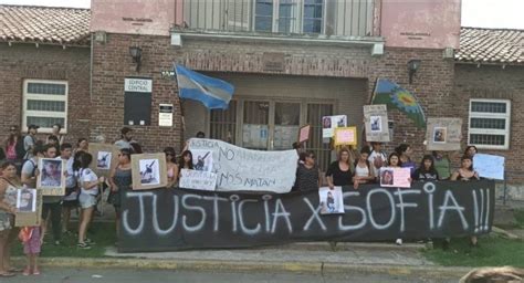 Marcharon En Pedido De “justicia” Por El Femicidio De Sofía Vicente En Olavarría El Eco