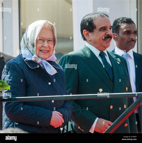 Hm The Queen Elizabeth Meeting His Royal Majesty King Hamad Bin Isa Al Khalifa Of Bahrain At The