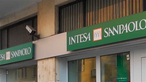 Intesa Sanpaolo Nei Prossimi Giorni Si Gioca Il Futuro Della Banca I Correntisti Col Fiato