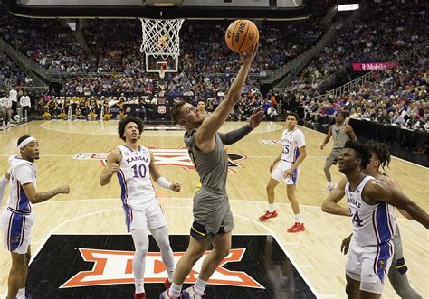 West Virginia Mens Basketball Falls To No 3 Kansas In Big 12 Tourney