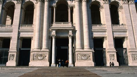 Basilica di San Giovanni in Laterano | Rome, Italy | Attractions