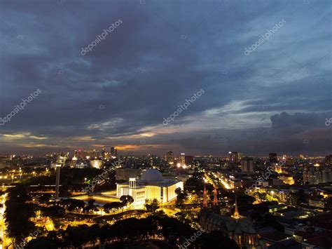 Vista aérea de la mezquita de Istiqlal Es la mezquita más grande del