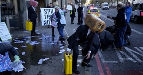 I Governi Rispondono Alle Manifestazioni Per Il Clima Inasprendo Le