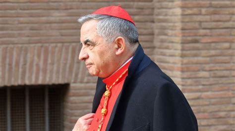 Un Tribunal Del Vaticano Condena Al Cardenal Becciu Exasesor Del Papa