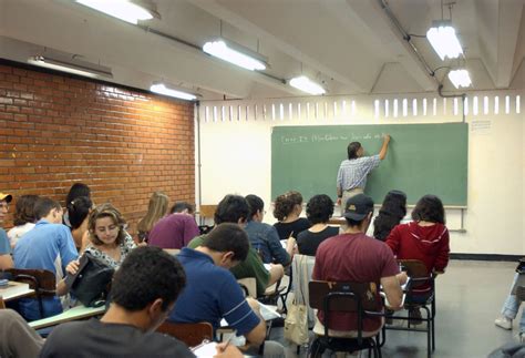 Professores Podem Ganhar Desconto De 20 Em Livros E 30 Em Carros