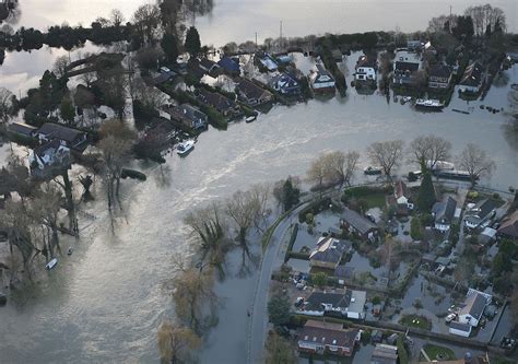 Best 20 Aerial Shots Of Flooding Along The Thames Mirror Online