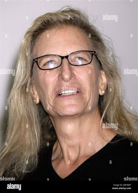 La Photographe Annie Leibovitz Lors Du Lancement Par La Presse De Son