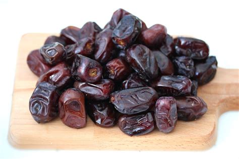 Iranian Dates - Tehran Times