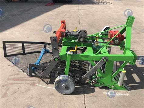 Peanut Harvesting Machine Groundnut Harvester