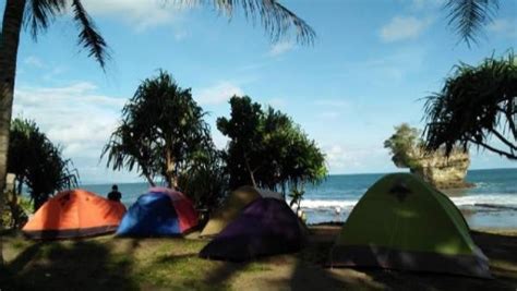 Asyiknya Menginap Di Pantai Madasari Kabupaten Pangandaran Spot