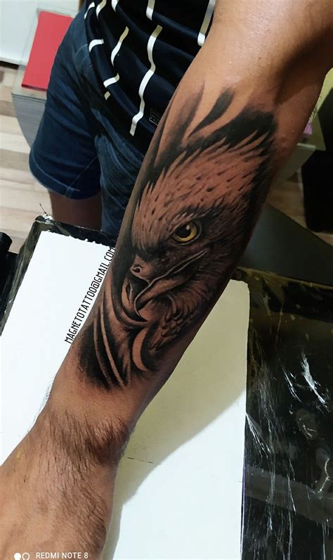 Tatuagem águia no antebraço Tatuagem aguia Tatuagem Tatuagem biceps