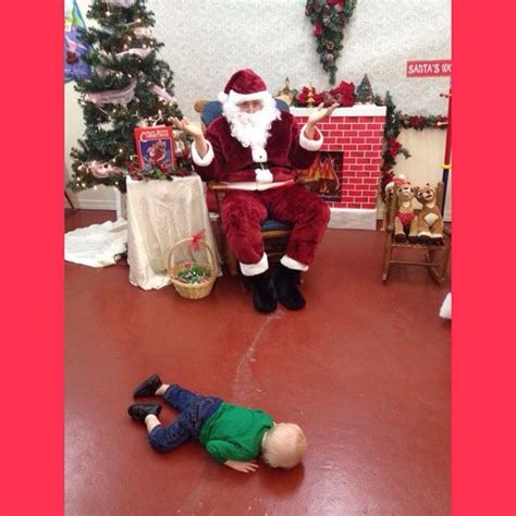 Kids scared of Santa: 15 photos of hilarious ho-ho-horror