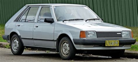 1980-1982 Mazda 323 (BD) Deluxe 5-door hatchback (2010-10-02) 01 ...