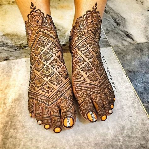 Pin By Rinku Singh On Mehndi Design Stylish Mehndi Designs Legs