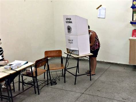 G1 No AM 10 urnas apresentam pane nas primeiras horas da eleição