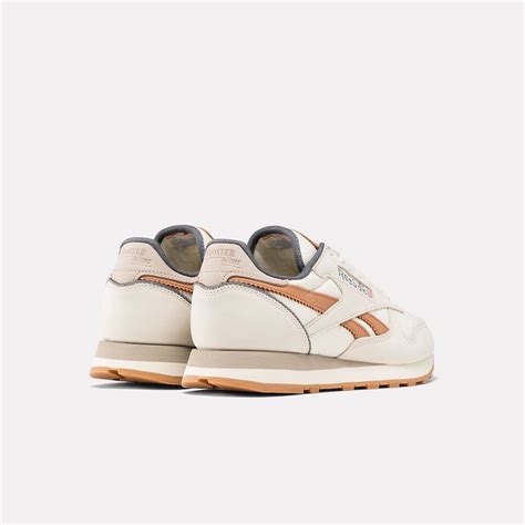 Classic Leather 1983 Vintage Sneakers in Chalk/Ashen Lilac/Tan | Reebok ...