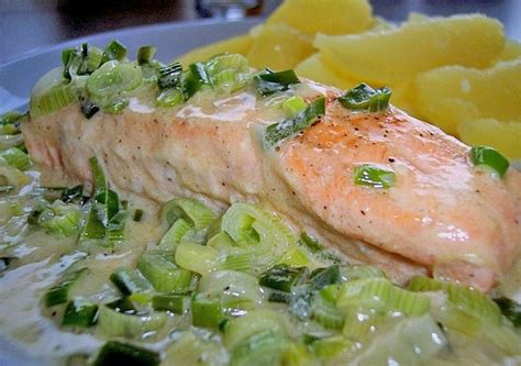 Lachs in Frühlingszwiebel Sahne Sauce holabys