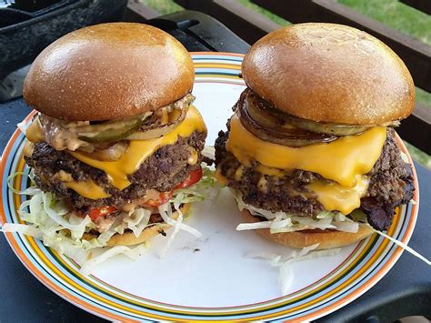 [homemade] Smash Burgers With Angus Beef Patties Maple Bacon Cheddar Chipotle Mayo Grilled