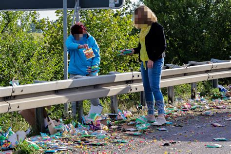 Unfall Auf A Gummib R Laster Blockiert Autobahn In Sachsen Stra E