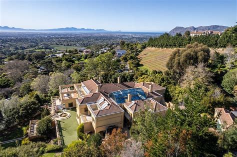 Majestic Mansion In Elevated Position Enjoying 360 Degree Views A