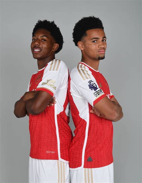 Go behind the scenes of our under-21s squad photo | Gallery | News | Arsenal.com