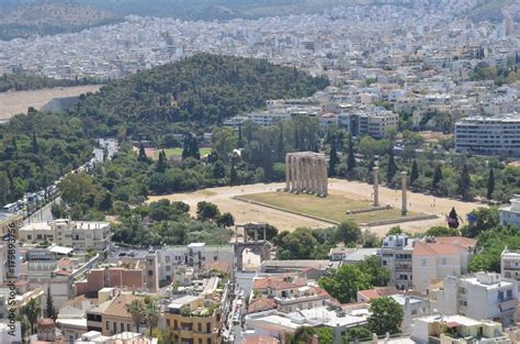 Lolympi Ion Ou Temple De Zeus Olympien Au Pied De Lacropole D